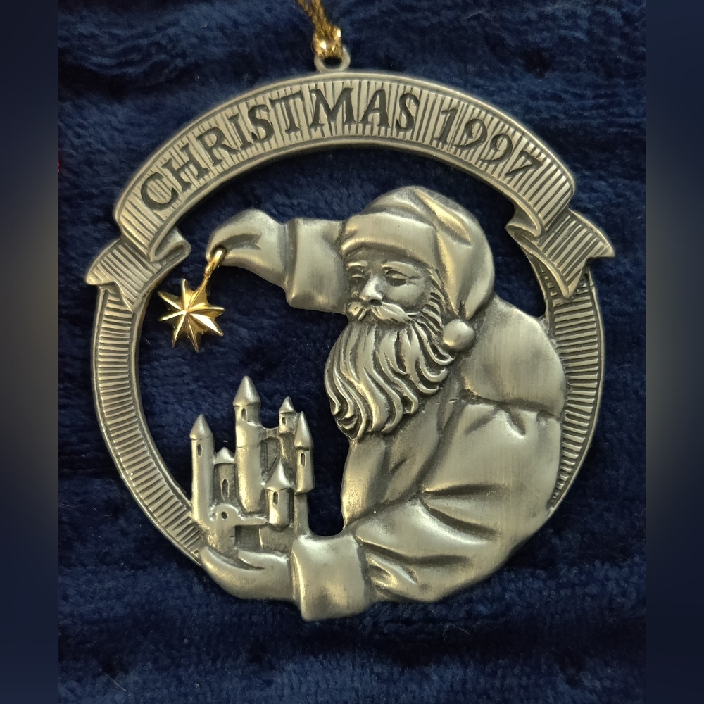 1997 Avon Annual Collector Christmas Ornament